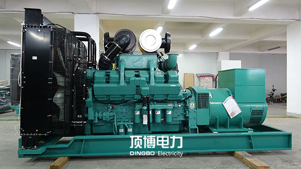 900KW康明斯柴油發(fā)電機(jī)組